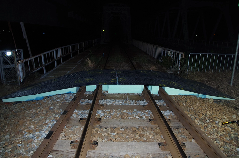 軌道横断用仮設路